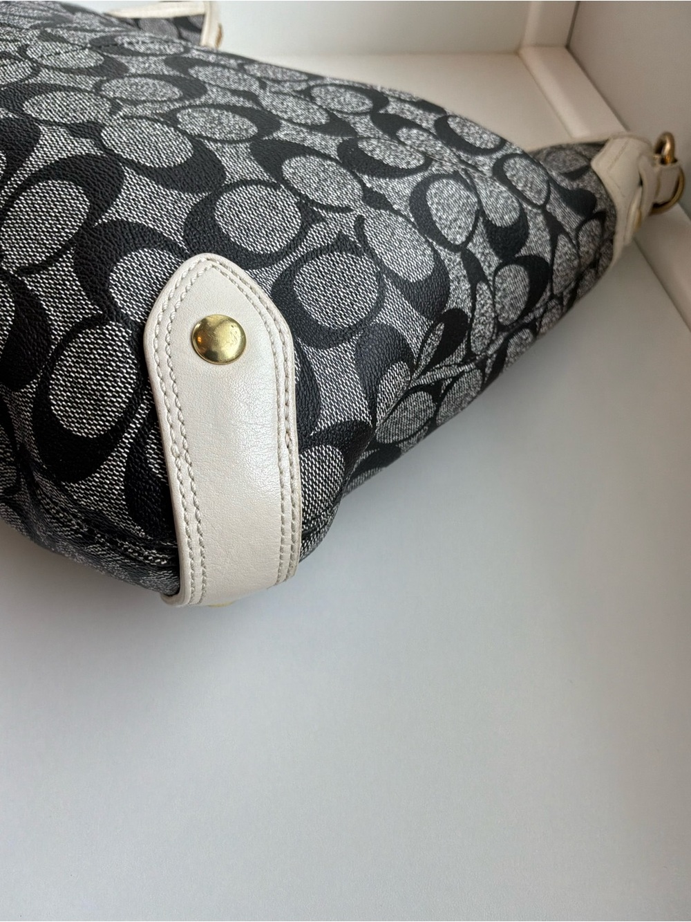 Vintage Coach Heritage Stripe Hobo (Style 13193) - Picture 6 of 16
